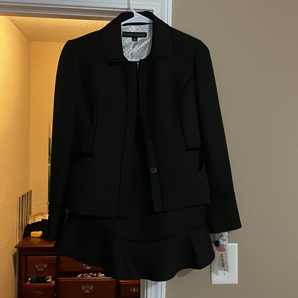 Suit Black NWT beautiful